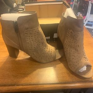 Light brown/dark tan  open toe ankle boots